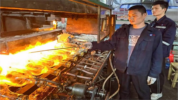 “四化”建設(shè)激發(fā)婁底五江實業(yè)員工磅礴奮斗力量